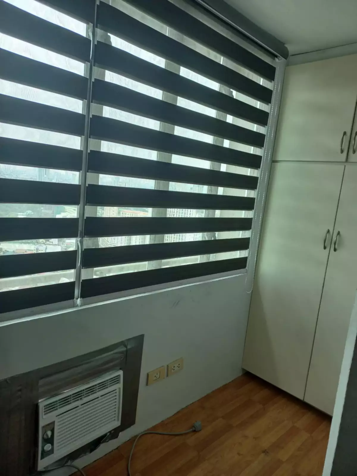 FOR SALE: 3BR Condo Near EDSA, Mandaluyong City — Fully Furnished (Negotiable) — 3 Bedrooms in Metro Manila, 1552, Philippines — Photo 2