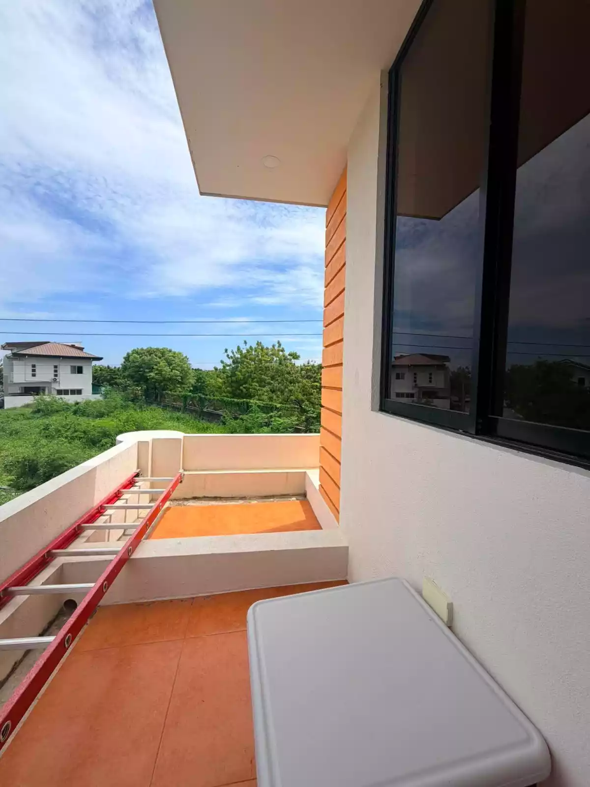 Open photo 27 of 30 — Rush Sale | Brand New Fully Furnished Single-Detached House with Swimming Pool in Cordova, Cebu