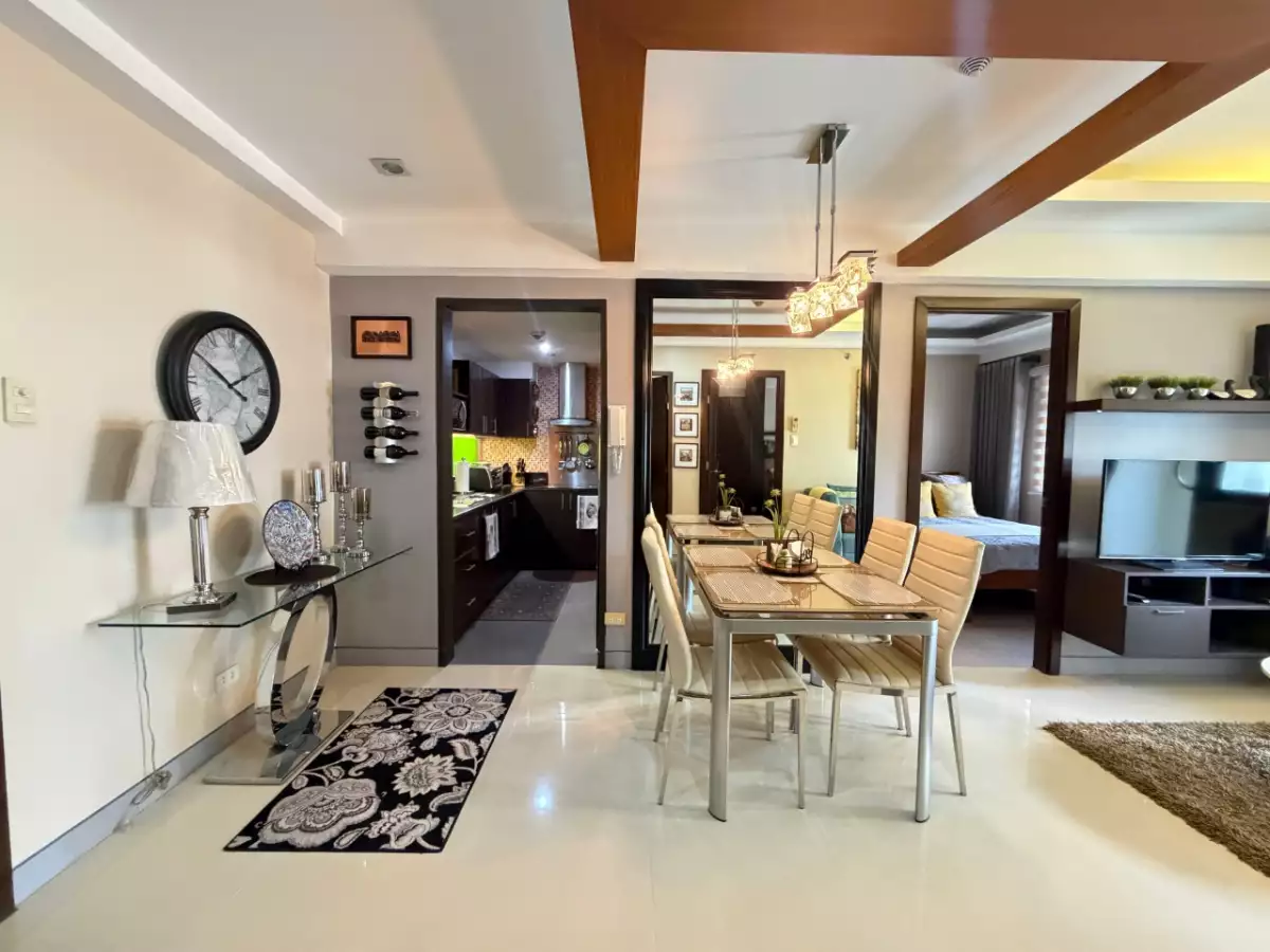 FOR SALE: Pinecrest Residential Resort 2BR Condo in Newport City, Pasay — 2 Bedrooms in Barangay 183, Pasay City, Metro Manila — Photo 2