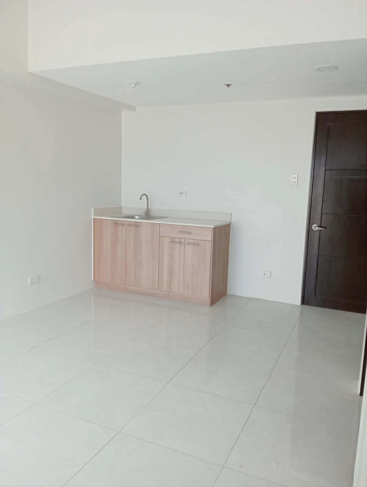 For Assume: 1 Bedroom with Balcony — 1 Bedroom in Guadalupe, Cebu City, Cebu — Photo 2