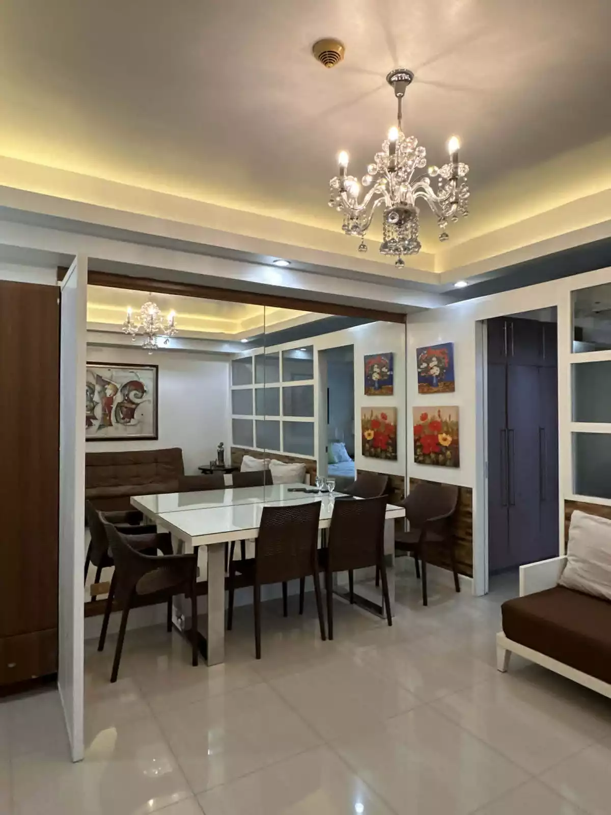 For Lease: 1BR Corner Unit with Balcony in Makati CBD Fully Furnished