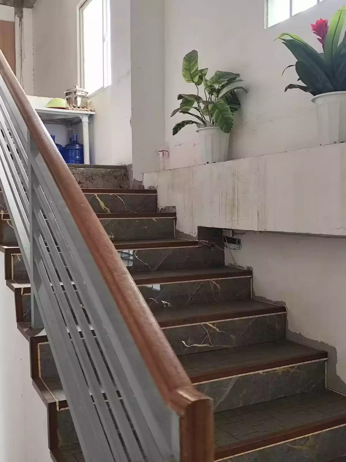Open photo 12 of 16 — 4-STOREY COMMERCIAL BUILDING FOR SALE WITH ROOFTOP