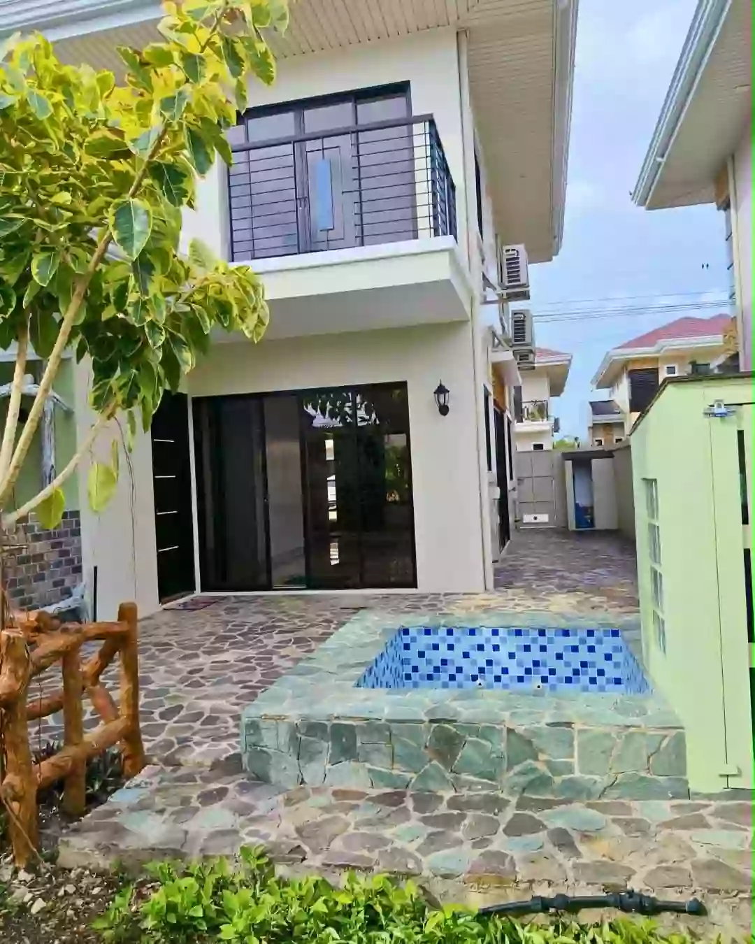Open photo 11 of 17 — For Sale: 3BR House and Lot in Songculan, Dauis, Bohol — 99.75 sqm floor area