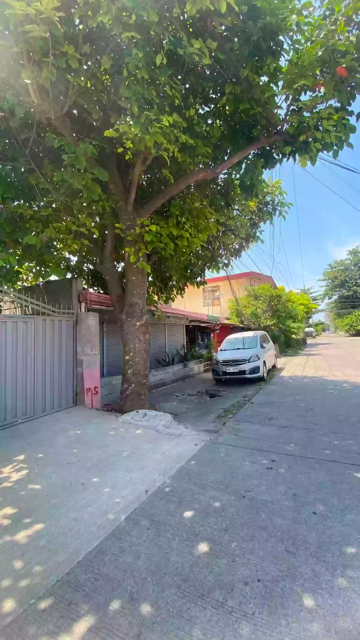 Commercial property for sale with 10 Rooms — Building in Dadiangas West, General Santos City, South Cotabato — Photo 2