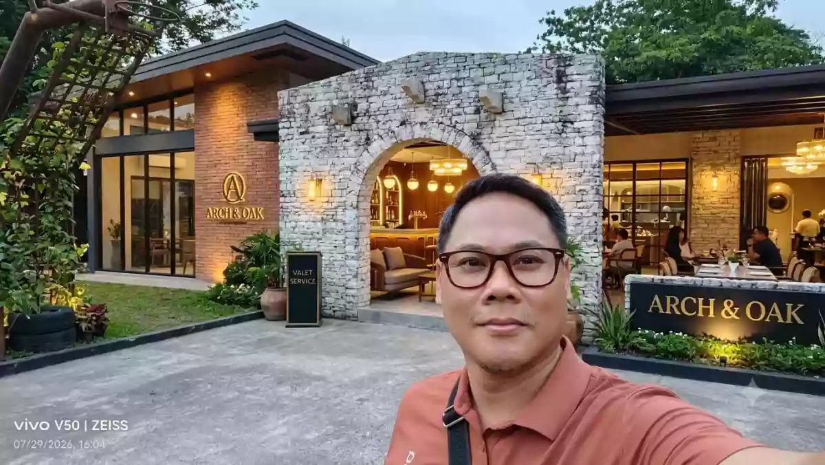 For Sale: Residential / Comnmercial in 10th St, Lacson Area, Bacolod City — 892 sqm