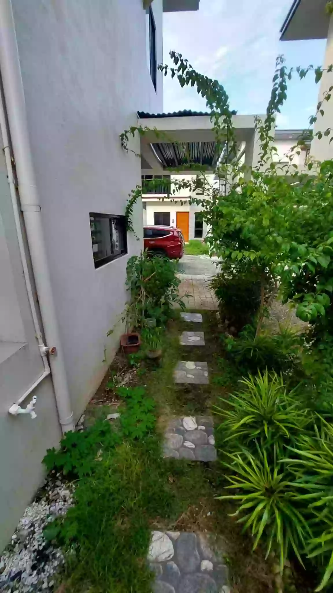 Open photo 13 of 13 — 4 BEDROOM HOUSE FOR RENT IN CEBU