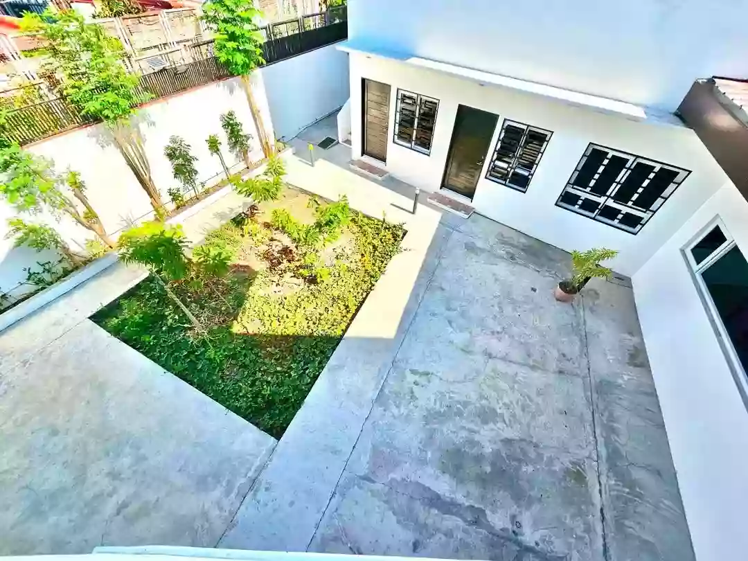 Rush Sale — House and Lot in Paranaque City, Metro Manila, 1702 — Photo 3