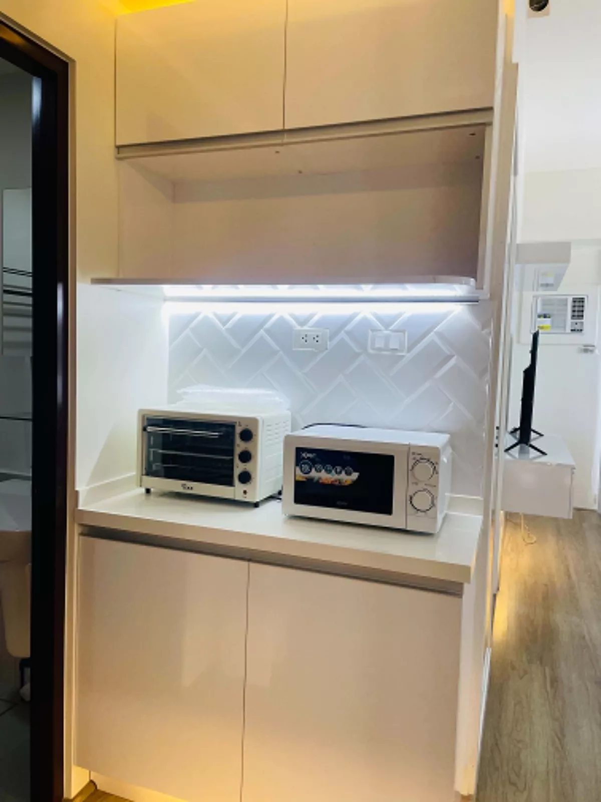 Open photo 14 of 17 — 1-BEDROOM FULLY FURNISHED FOR SALE near IT Park (THE MEDIAN)