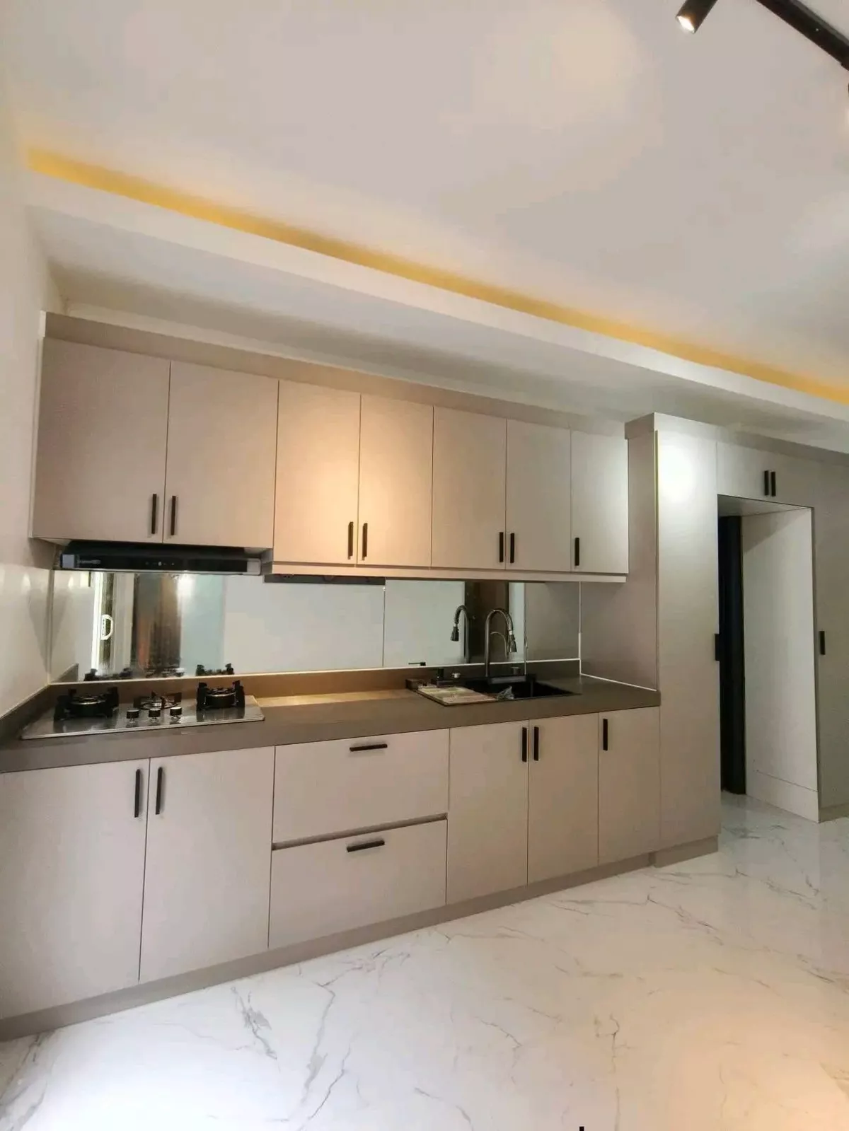 Rare Find 4BR House and Lot in Lahug — House and Lot in Cebu City, Cebu, 6000 — Photo 3