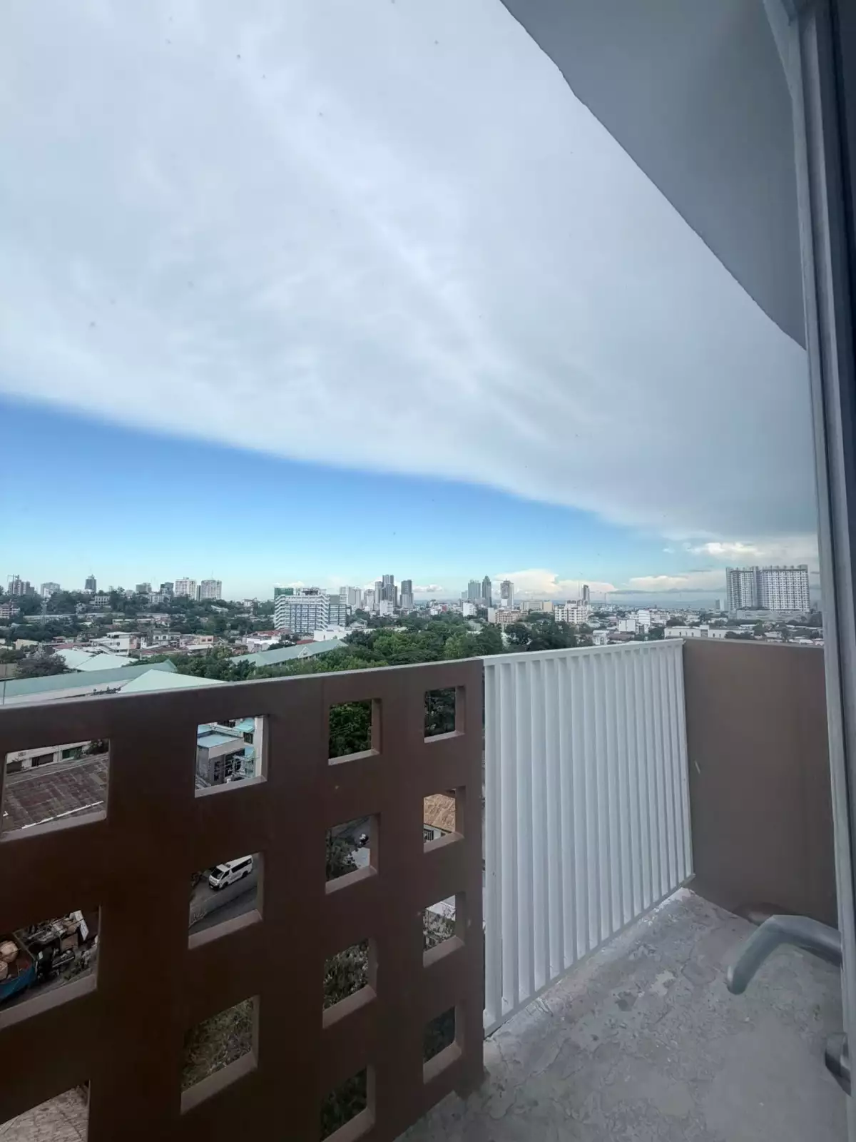 SACRIFICE SALE – Brand New 1BR Corner Unit with Balcony — 1 Bedroom in Guadalupe, Cebu City, Cebu — Photo 2