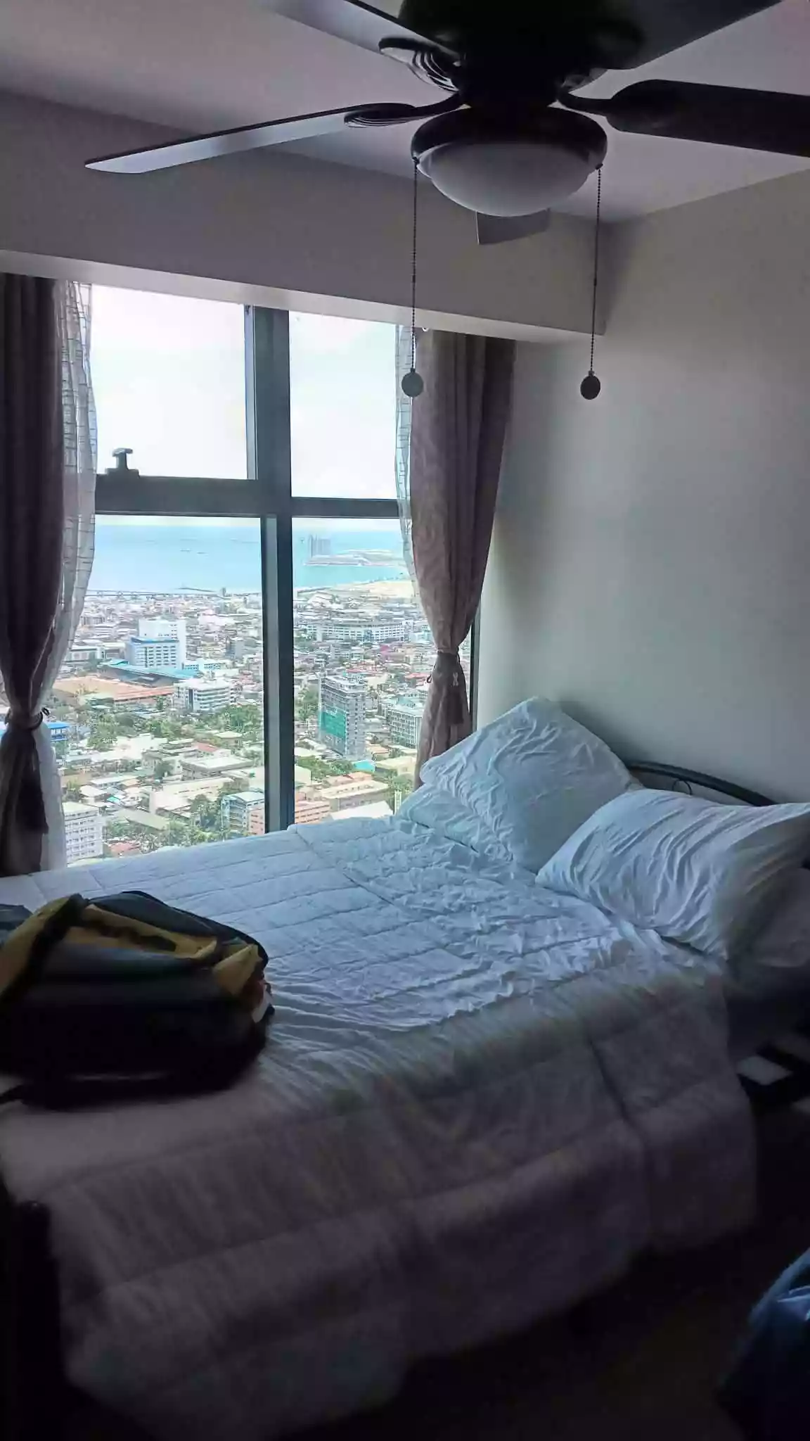 For Sale: 4BR Condo with Parking in Horizon 101, Cebu City — 86 sqm — 4 Bedrooms in Cogon Ramos, Cebu City, Cebu — Photo 6