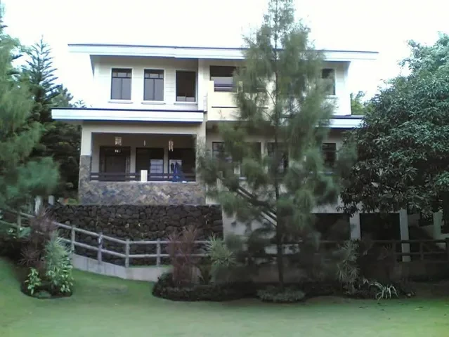FOR SALE | Fully Furnished Luxury Home in Canyon Woods Resort & Residential Community, Laurel, Batangas — House and Lot in Laurel, Batangas, 4221 — Photo 5