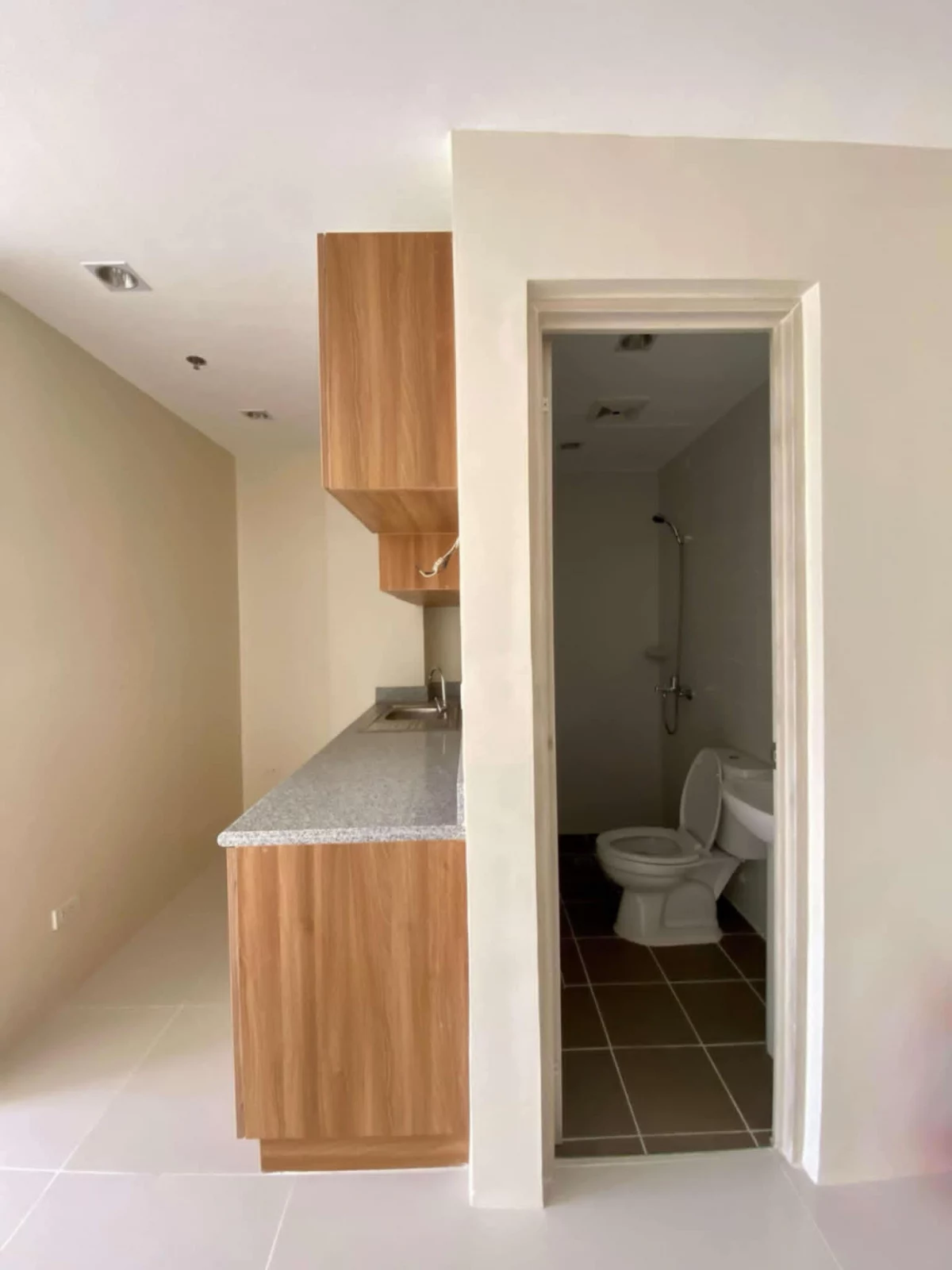 For Assume: SEMI FURNISHED 1 BEDROOM UNIT AT THE MIDPOINT — 1 Bedroom in A.S. Fortuna St., Banilad — Photo 7