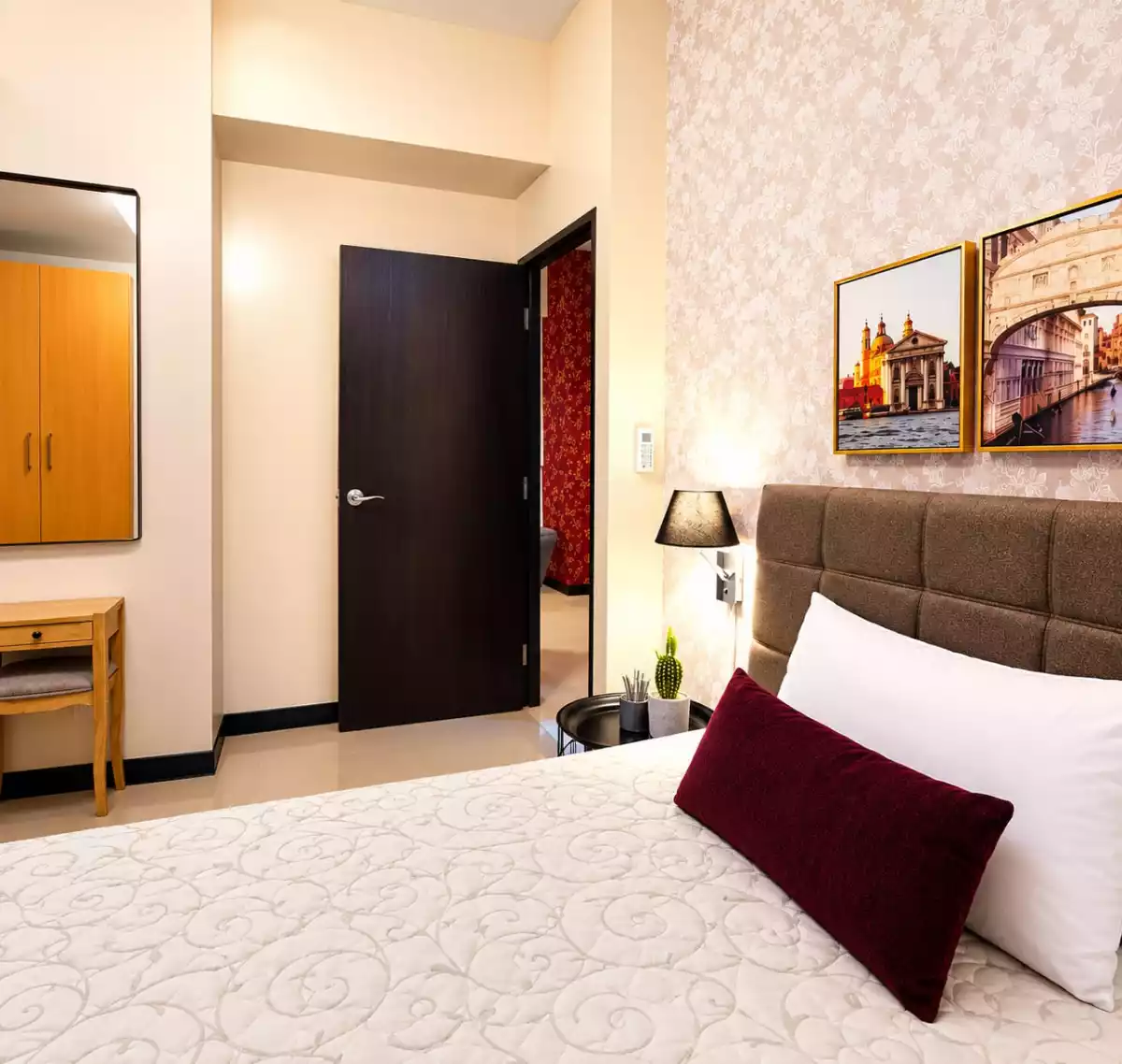 SPACIOUS & ELEGANT 2 BEDROOM CONDO UNIT FOR SALE AT FLORENCE BGC — 2 Bedrooms in Fort Bonifacio, Taguig City, Metro Manila — Photo 2
