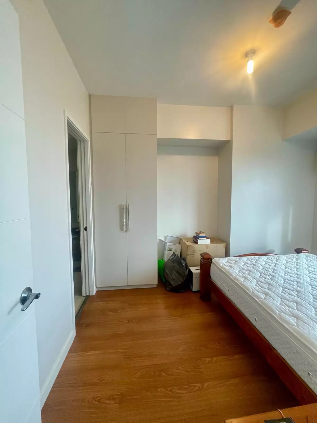 Rush Sale Furnished One Bedroom Unit with Parking Included in Lahug, Cebu City — 1 Bedroom in Lahug, Cebu City, Cebu — Photo 6