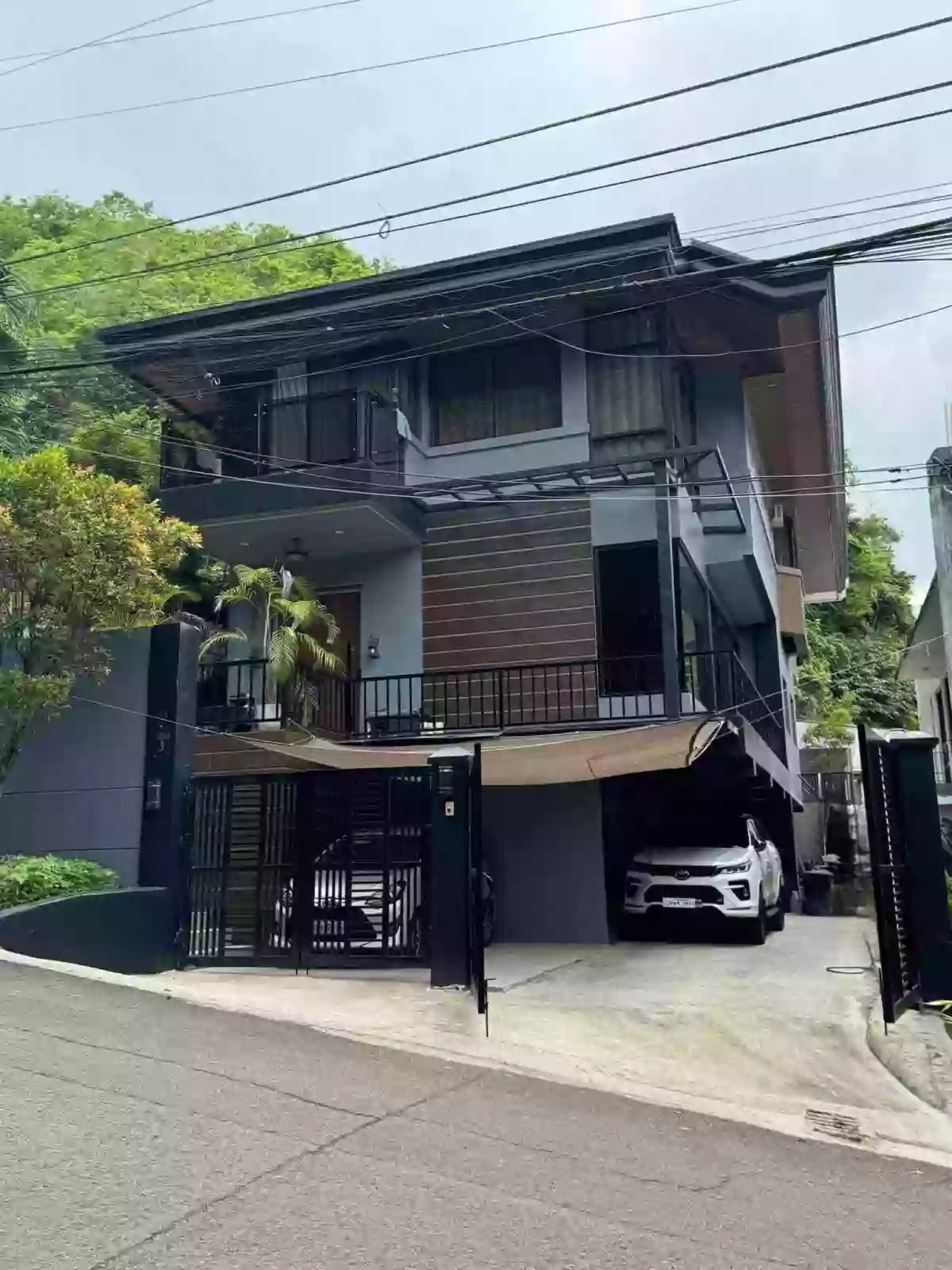For Sale: 4BR House and Lot in Banilad, Cebu City — 490 sqm