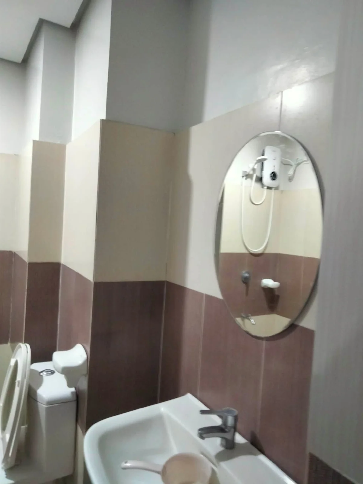 Open photo 17 of 37 — For Sale: Central Apartment 1BR w/ balcony Condo in Trancoville, Baguio City — Fully Furnished