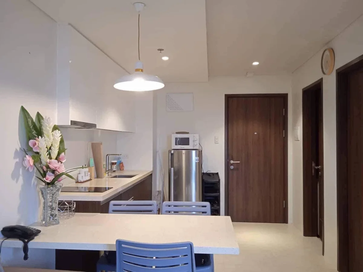 For Rent: 1BR Condo with Balcony in Maribago, Lapu-lapu City — Tambuli Seaside Living Resort — 1 Bedroom in Maribago, Mactan Island, Lapu-lapu — Photo 4