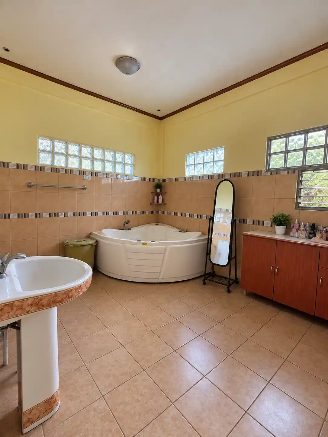 For Sale: Bungalow House and Lot in Balabag East, Valencia — Semi Furnished — House and Lot in Valencia, Negros Oriental, 6215 — Photo 7