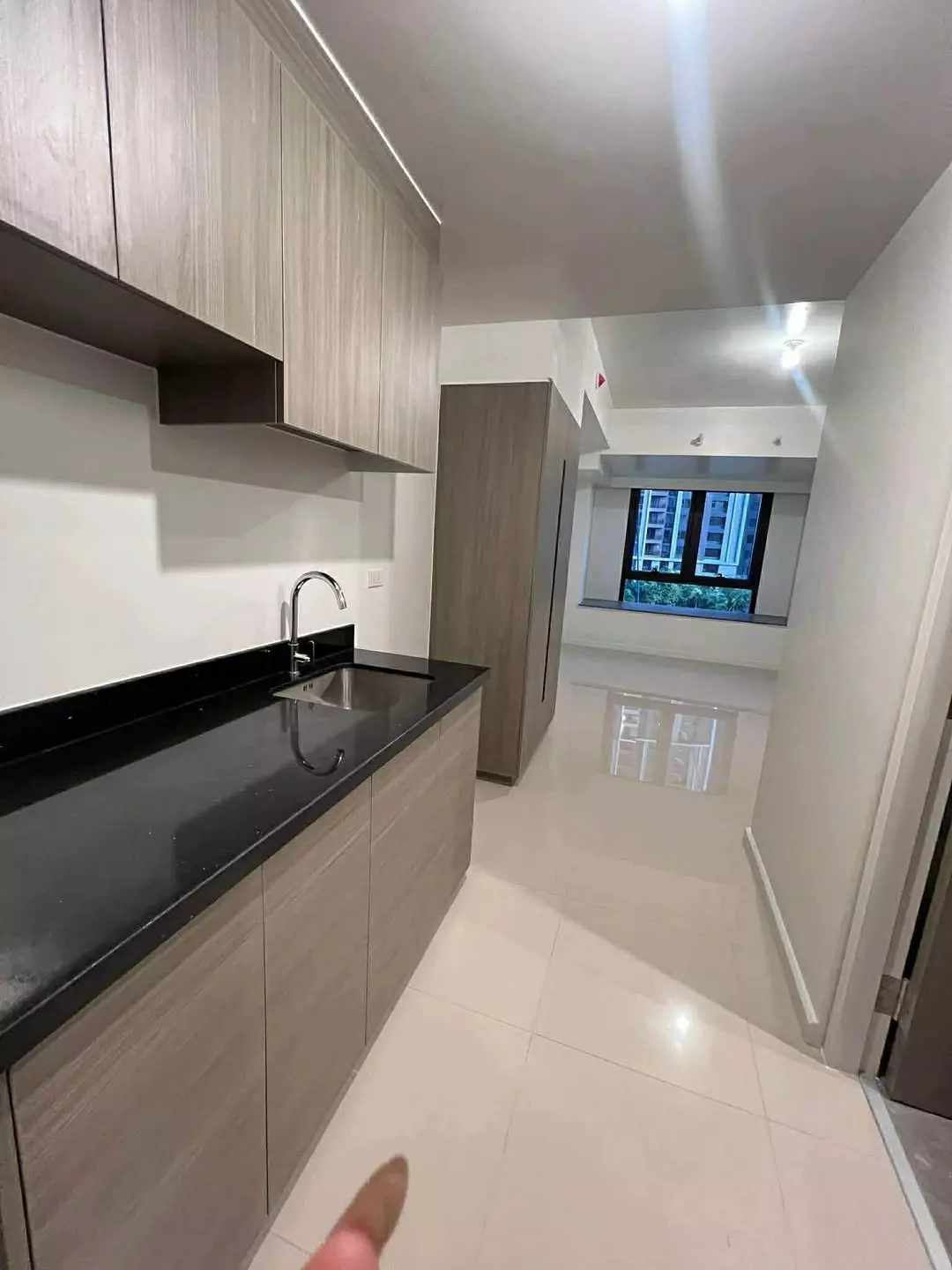 MANDANI BAY QUAY TOWER 1 SACRIFICE SALE STUDIO UNIT PHP 4M NET — Studio in Centro, Mandaue City, Cebu — Photo 3