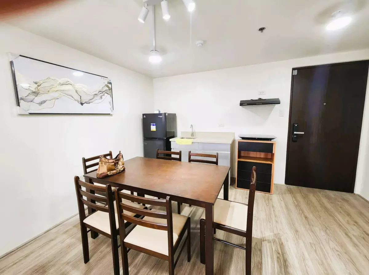 For Rent: 1BR Condo Near CATS, Cebu City — Balcony — 1 Bedroom in Lahug, Cebu City, Cebu — Photo 2