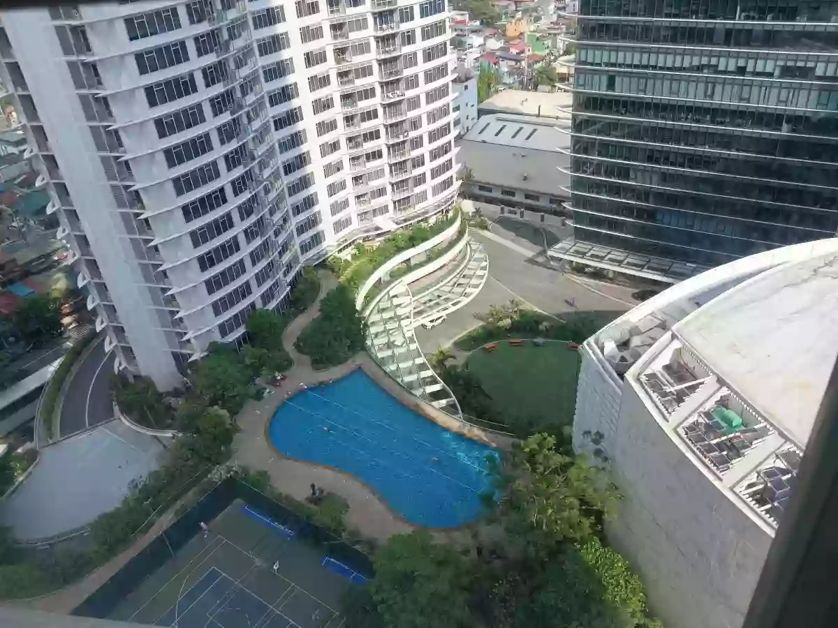 For Sale: Rockwell In Makati 2BR Condo in Guadalupe Viejo, Makati City — Investors — 2 Bedrooms in Guadalupe Viejo, Makati City, Metro Manila — Photo 4