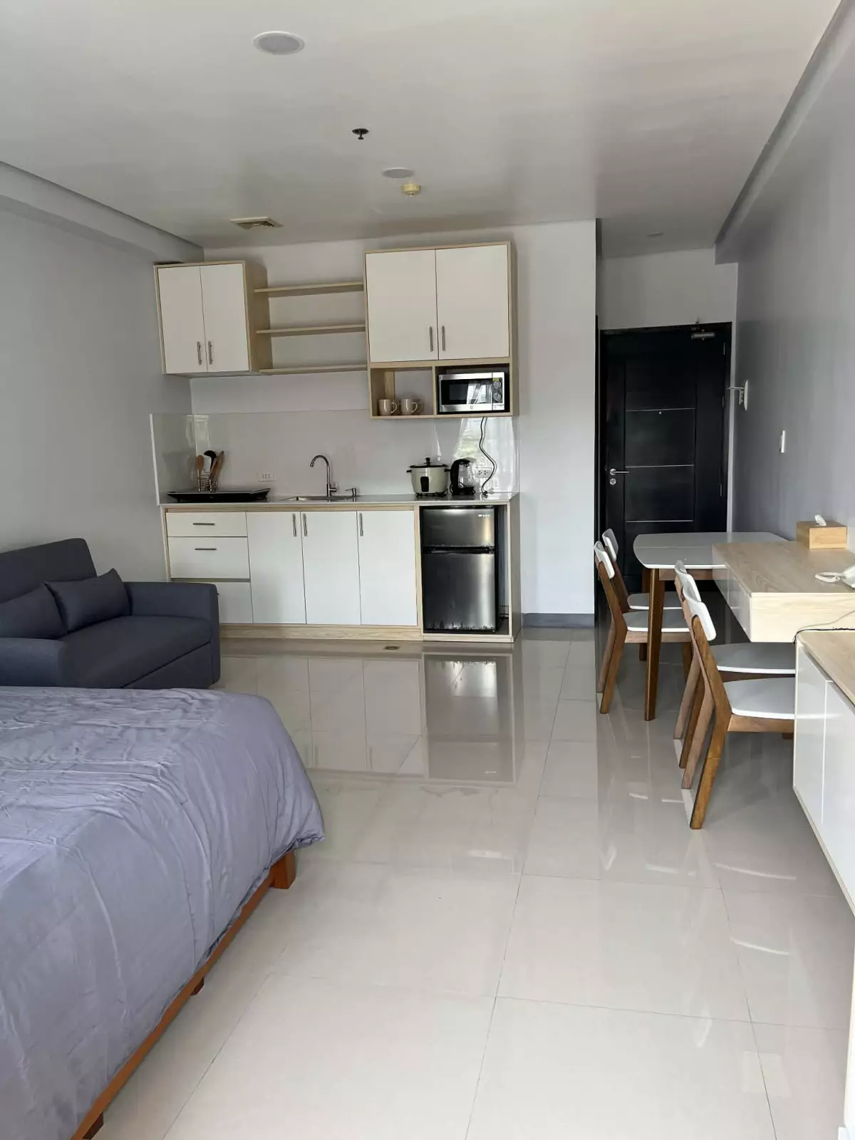 For Rent Spacious studio unit at O Residences — Studio in Mandalagan, Bacolod City, Negros Occidental — Photo 3