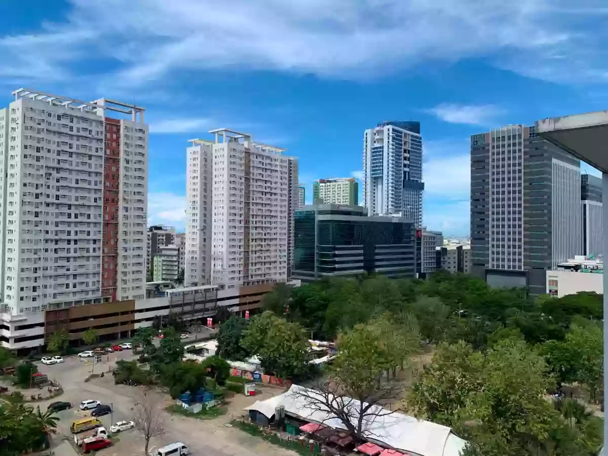 For Sale: 1BR Condo in La Guardia Flats Lahug, Cebu City — 50 sqm Balcony — 1 Bedroom in Lahug, Cebu City, Cebu — Photo 6