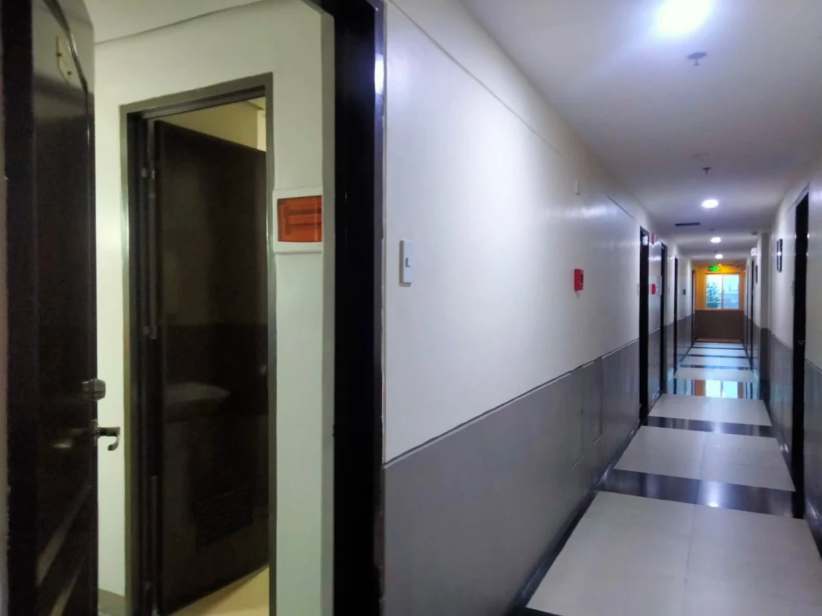 Open photo 31 of 37 — For Sale: Central Apartment 1BR w/ balcony Condo in Trancoville, Baguio City — Fully Furnished