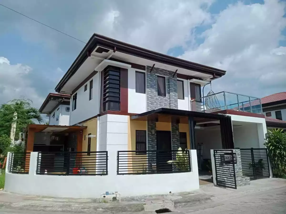 Open photo 12 of 21 — CEBU HOUSE FOR RENT 4 BEDROOMS