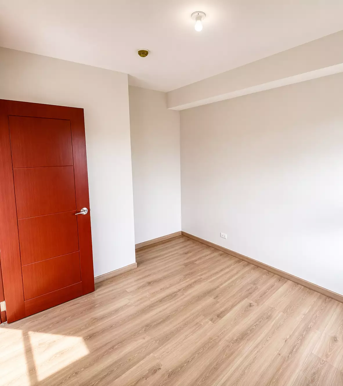 For Sale: Unfurnished 1BR Condominium in Lacson St, Bacolod City — 29.95 sqm | Corner Unit Condo with Sea View and Mountain View | Ideal for Airbnb Rental | Personal Use — 1 Bedroom in Lacson St, Mandalagan, Bacolod City — Photo 5