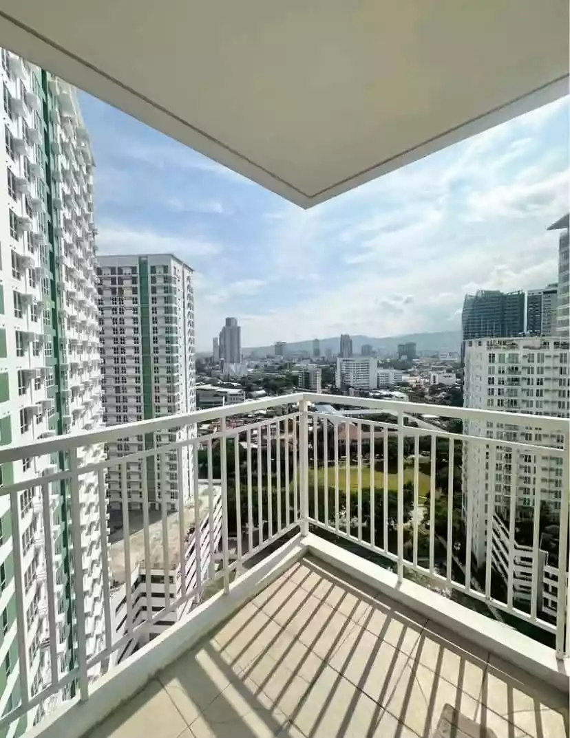 2 BEDROOMS CONDO WITH BALCONY AVAILABLE FOR RENT — 2 Bedrooms in Mabolo, Cebu City, Cebu — Photo 4