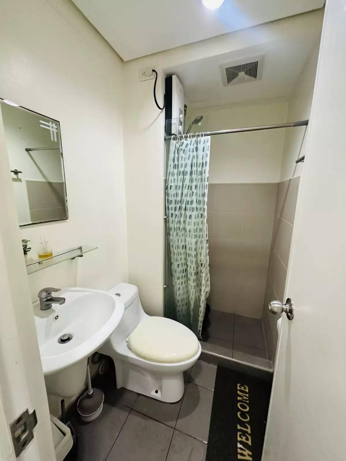 Ready for Occupancy Studio unit + parking For Sale — Studio in Lahug, Lahug — Photo 5