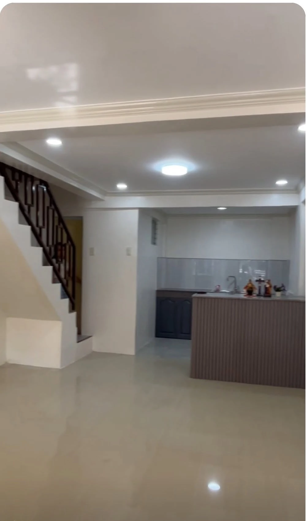 FOR RENT Newly Renovated SEMI-FURNISHED 3-BEDROOM TOWNHOUSE inside Summerville Subdivision — Townhouse in Buagsong, Cordova, Cebu — Photo 2