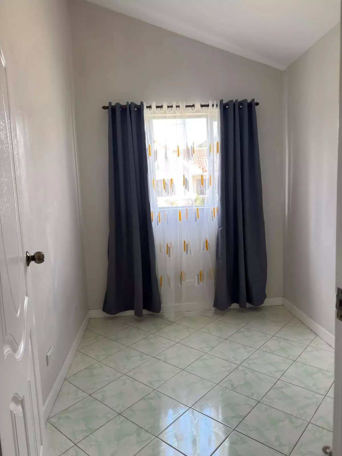 3BR House and Lot for Sale Near Vista Mall Iloilo, Oton — Fully Furnished — House and Lot in Savannah Subdivision, Abilay Norte, Oton — Photo 7