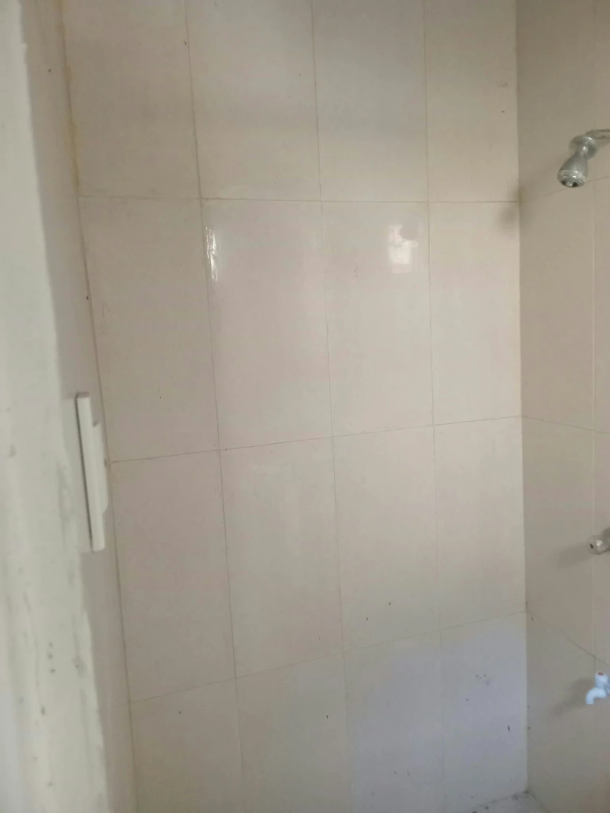 Rush For Assume Main Road End Unit With Big Parking Space at Lumina General Santos City — Townhouse in General Santos City, South Cotabato, 9500 — Photo 2