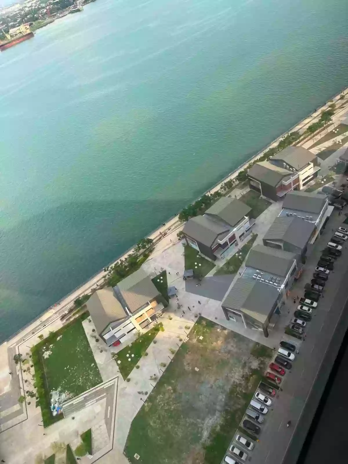 Open photo 16 of 16 — MANDANI BAY SUITES Tower2 (Fully Furnished Studio Unit)