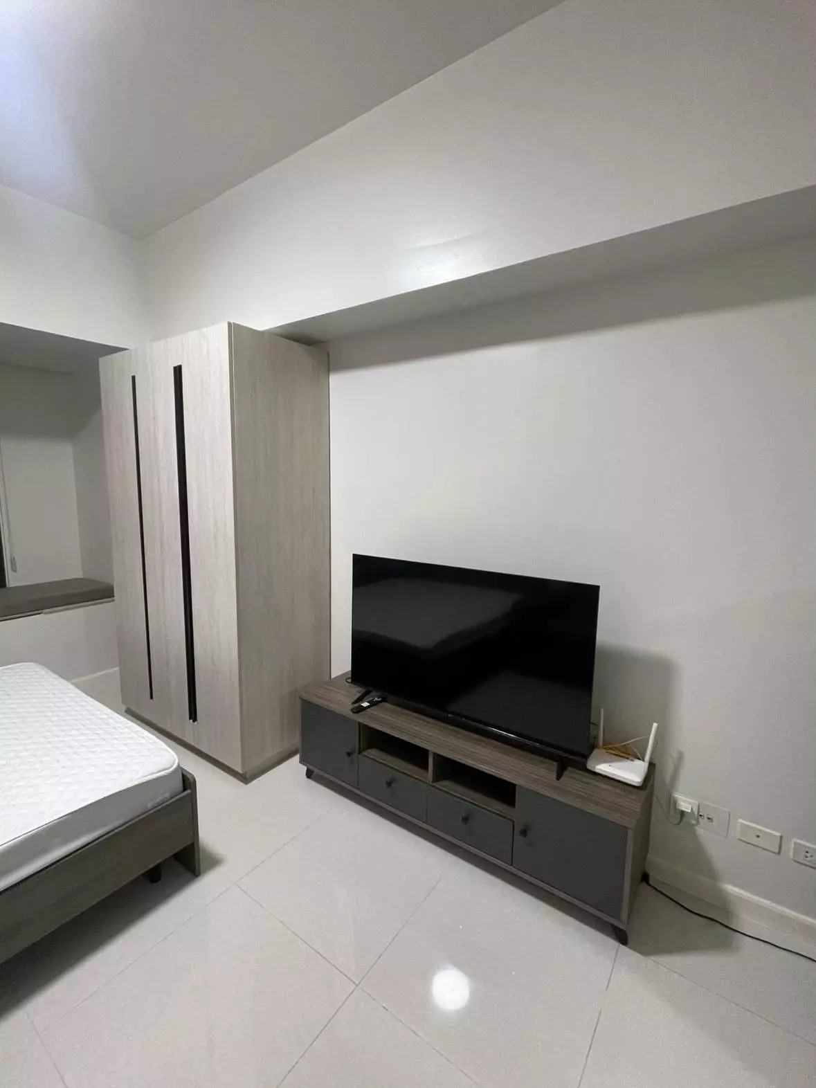 Mandani Bay Studio Condo for Rent in Centro, Mandaue City — Fully Furnished — Studio in Centro, Mandaue City, Cebu — Photo 2