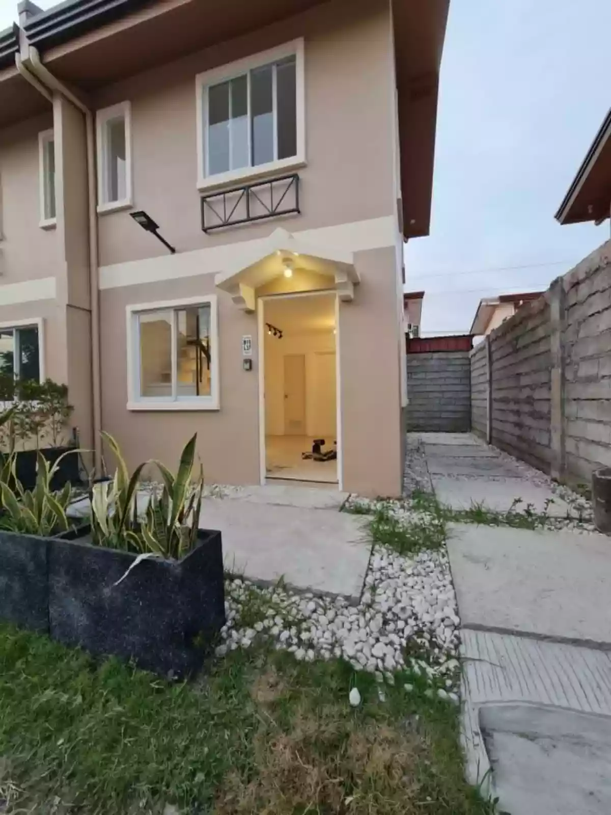 Open photo 13 of 20 — For Sale: 2BR Townhouse in San Isidro, General Santos City — 40 sqm