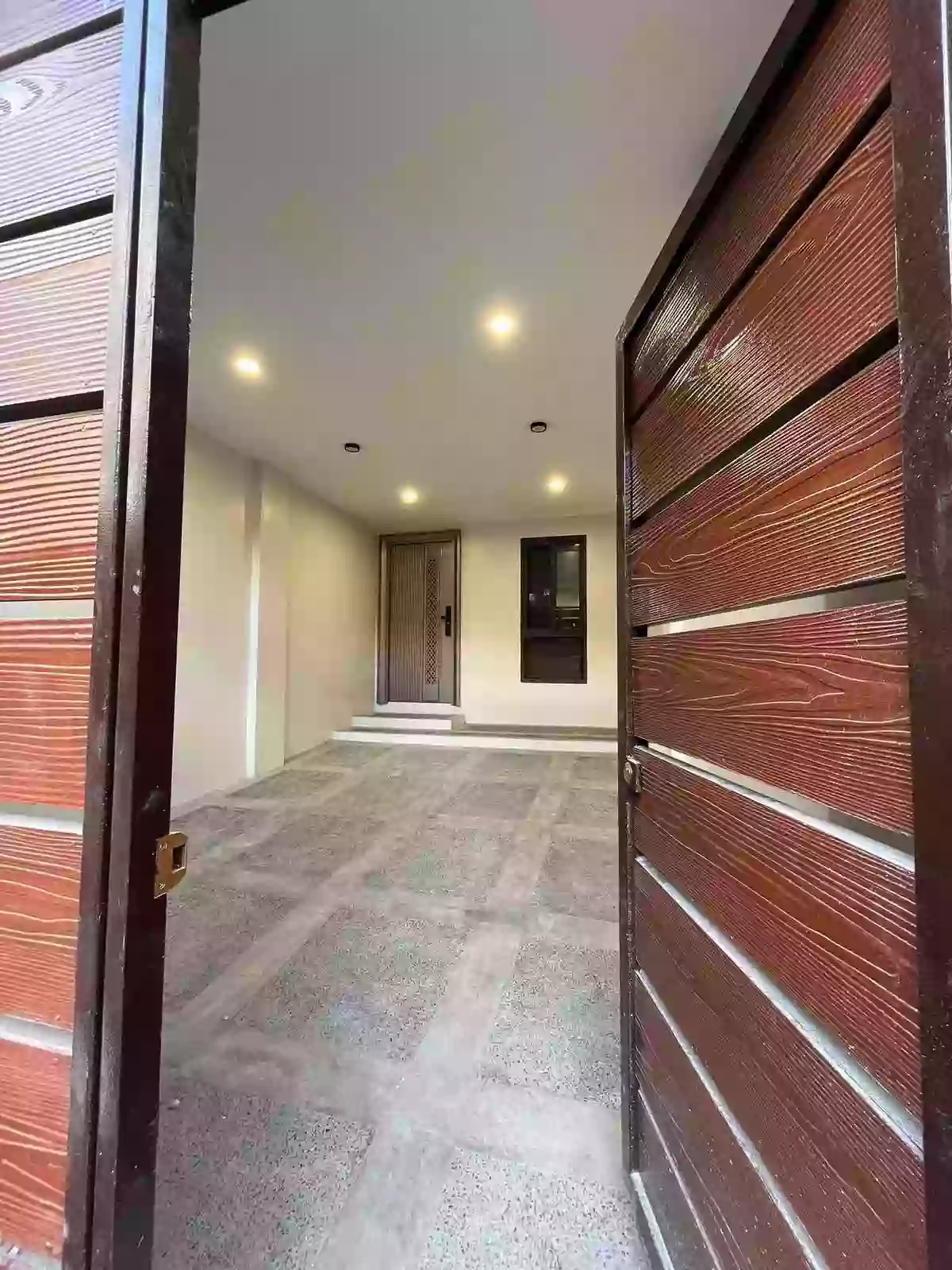 For Sale: 3BR Townhouse in Barangay 880, Manila City — 38 sqm Lot — Townhouse in Manila City, Metro Manila, 1004 — Photo 2