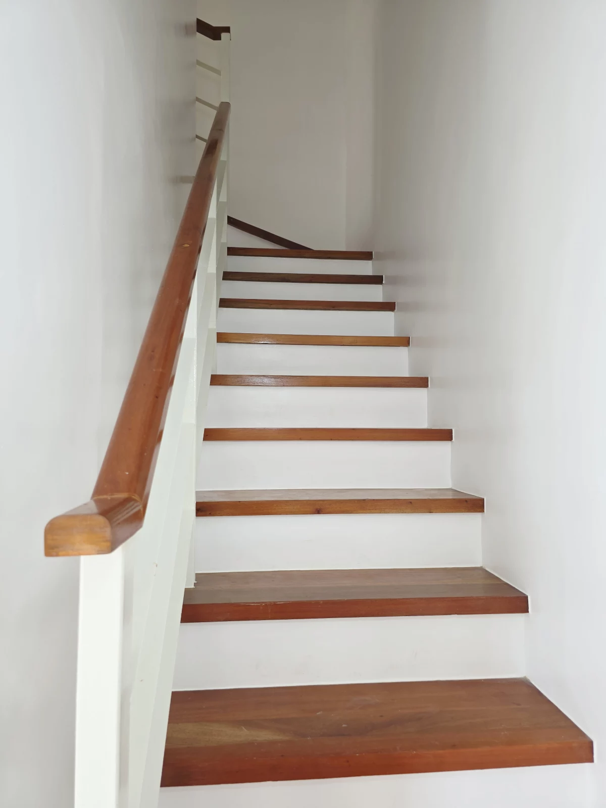 Open photo 25 of 30 — For sale Regular duplex in Minglanilla Highlands, Cebu