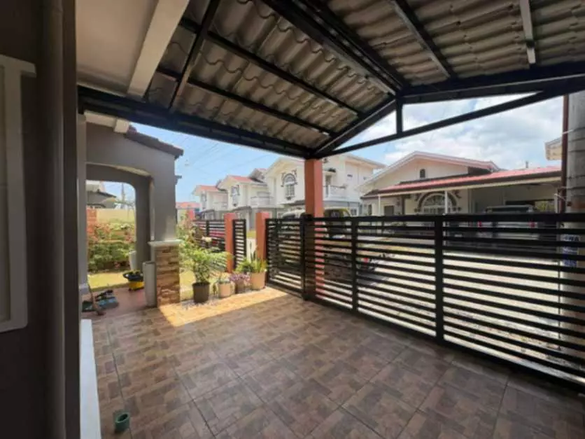 FOR SALE House & Lot Palacios Grande at Royal Palms Tres - photo 3