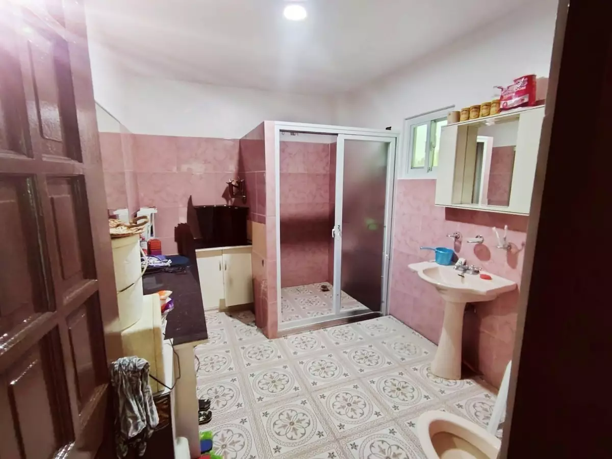 For Sale: 4BR House and Lot in Poblacion VI, Tanjay — 1969 sqm — House and Lot in Tanjay, Negros Oriental, 6204 — Photo 2