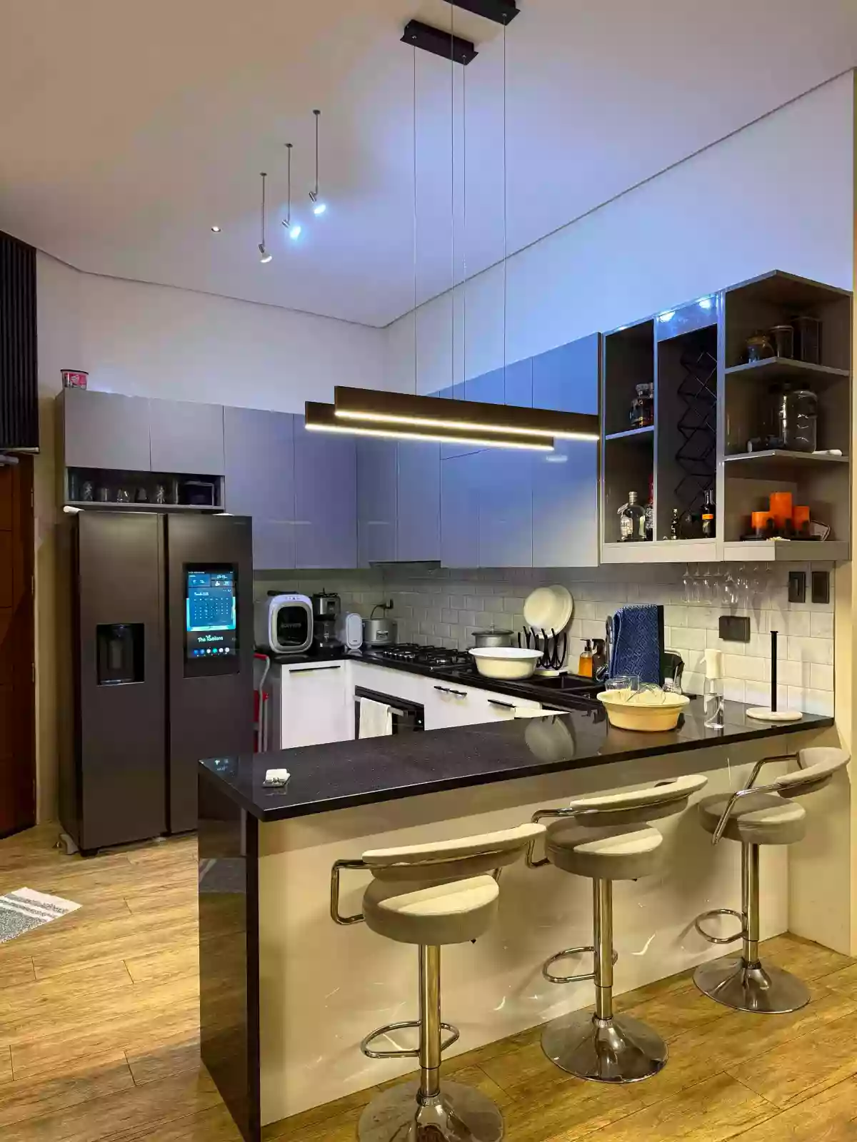 Open photo 13 of 19 — For Sale 5BR House and Lot in Marigondon, Lapu-lapu City — 300 sqm