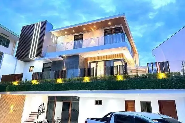 Open photo 11 of 12 — For Sale: 6BR House and Lot in Bulacao, Talisay City — 769 sqm