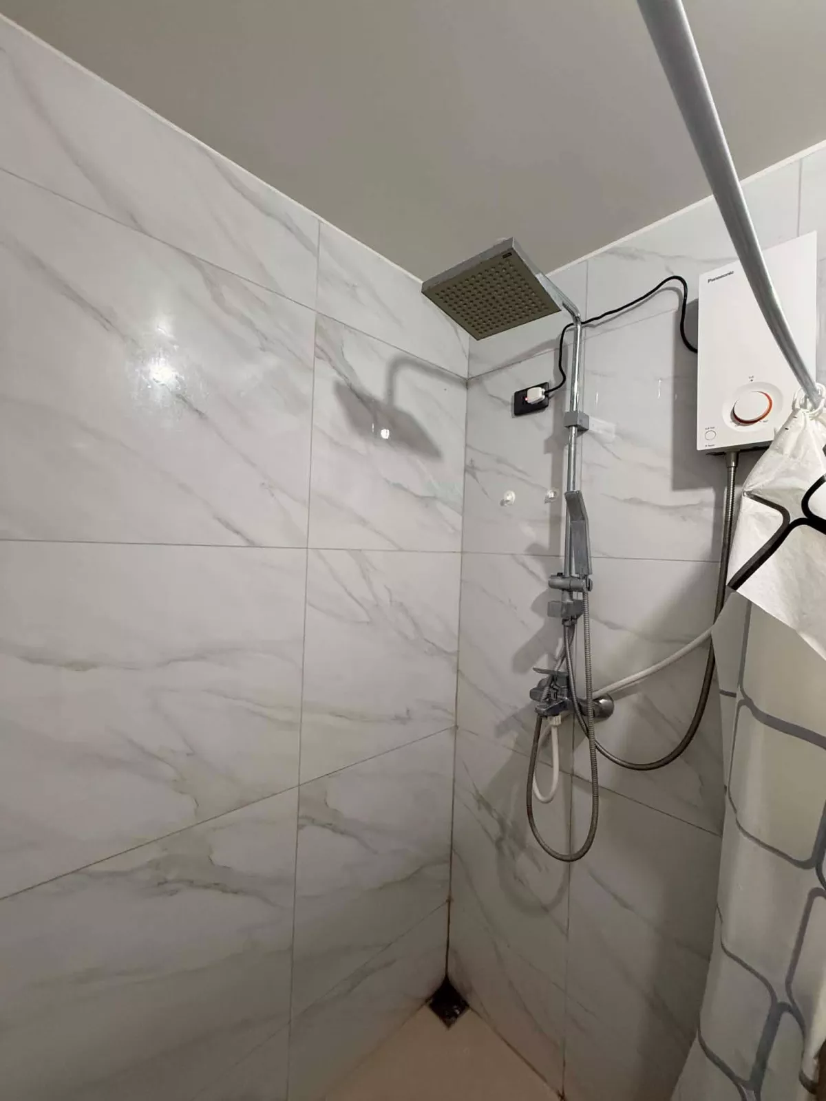 MANDANI BAY SUITES Tower2 (Fully Furnished Studio Unit) — Studio in Centro, Mandaue City, Cebu — Photo 3