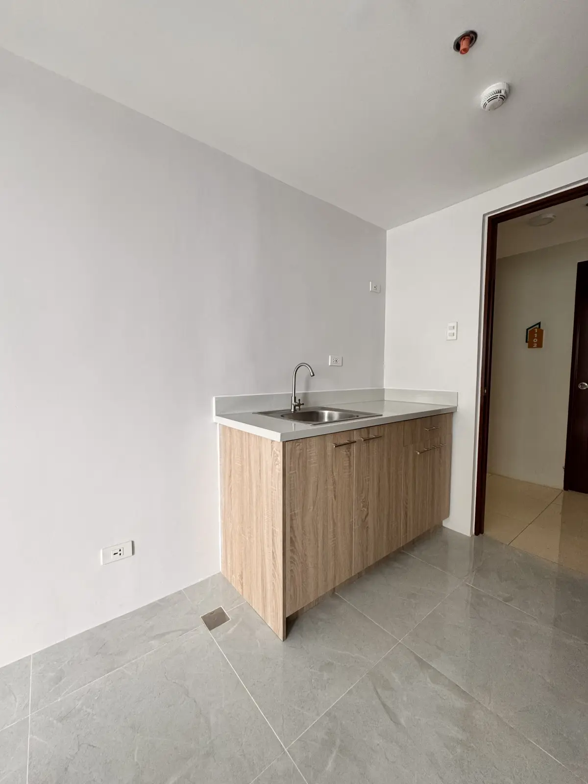 For Assume: Studio Condo Near Pacific Mall, Mandaue City — Unfurnished — Studio in Alang-alang, Mandaue City, Cebu — Photo 2