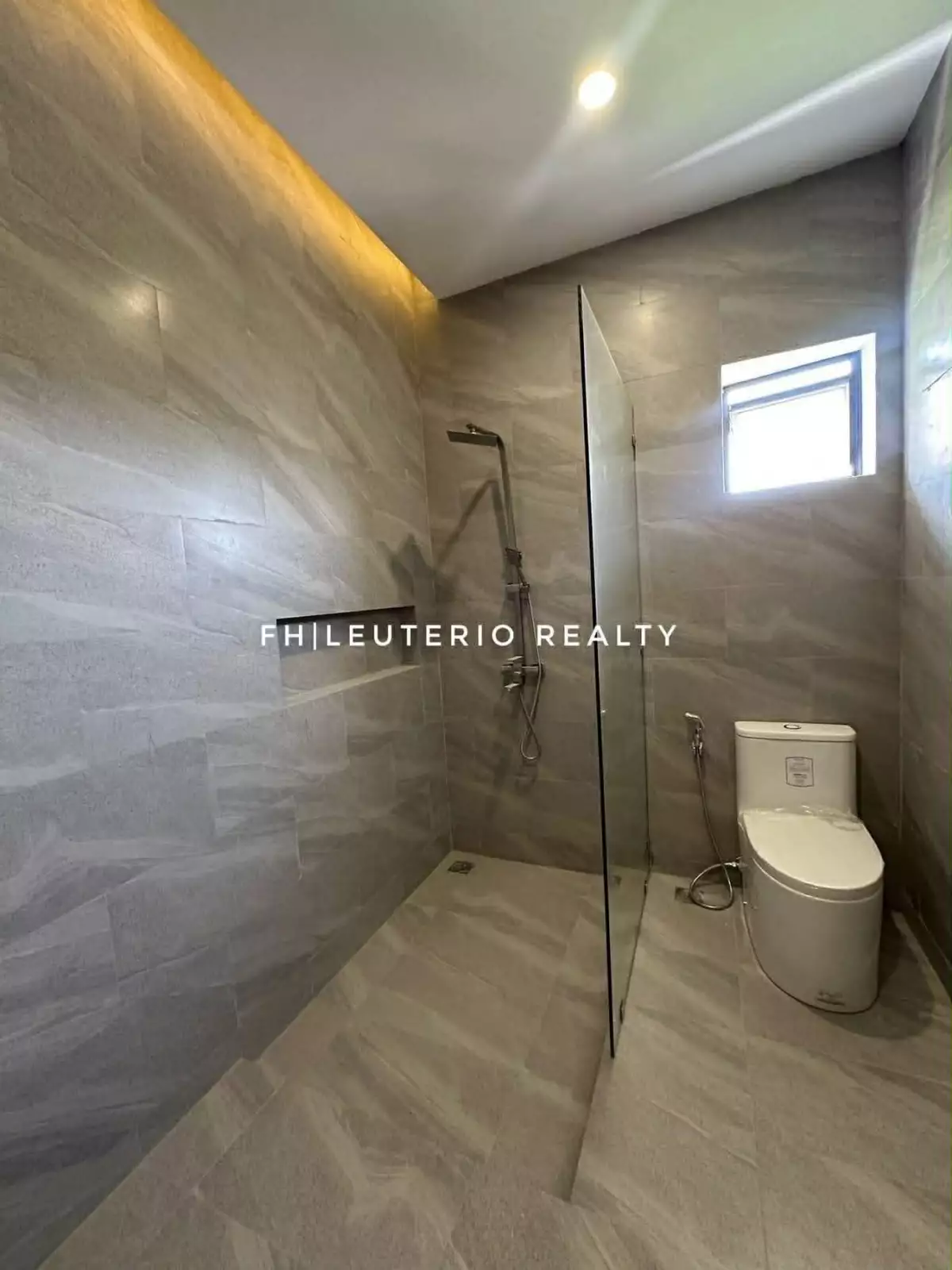 Open photo 21 of 25 — For Sale: 5BR House and Lot in Communal, Davao City — 220 sqm