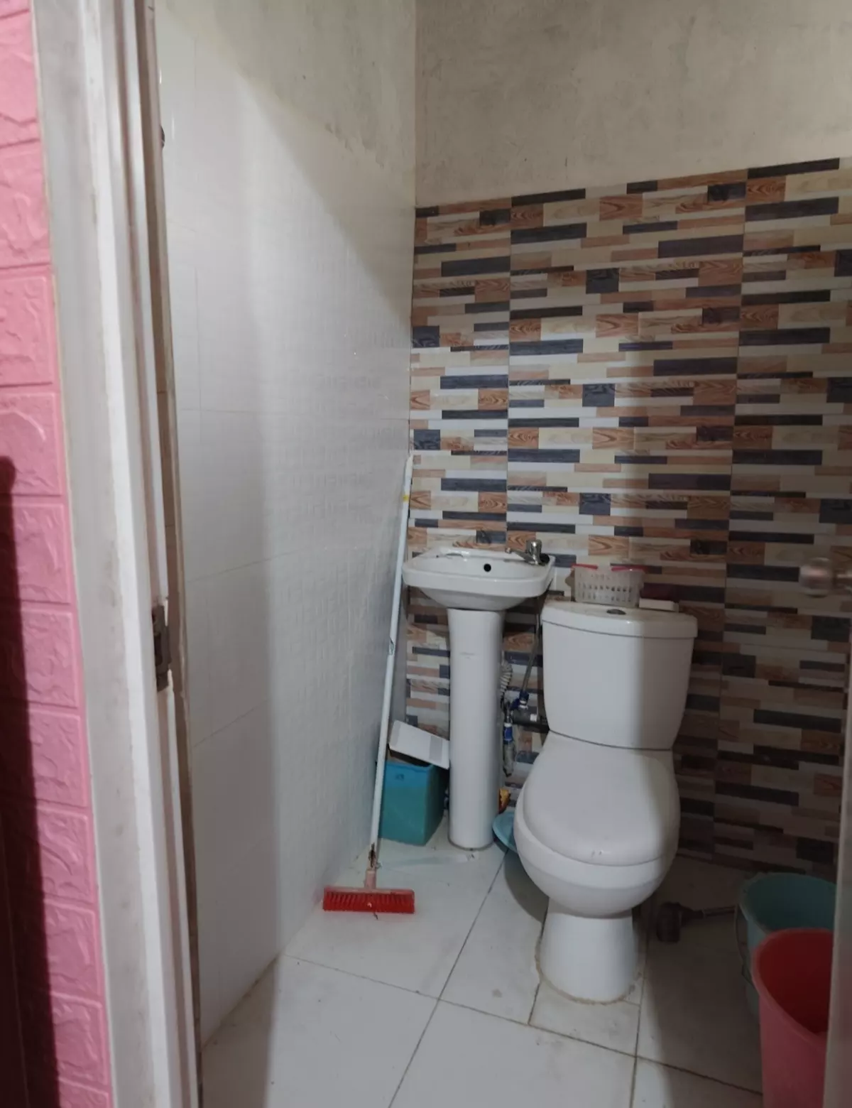 Open photo 16 of 22 — For Sale: 3BR House and Lot in Linao, Talisay City — 250 sqm