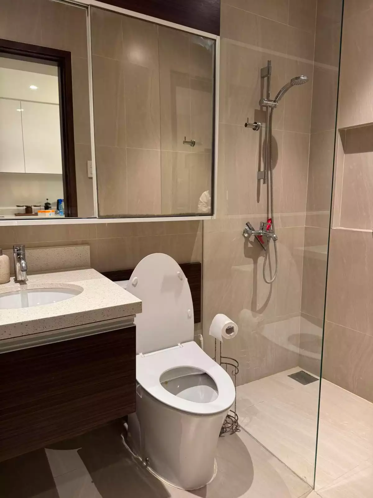 LAPULAPU CONDO FOR RENT WITH BALCONY — Studio in Maribago, Mactan Island, Lapu-lapu — Photo 4